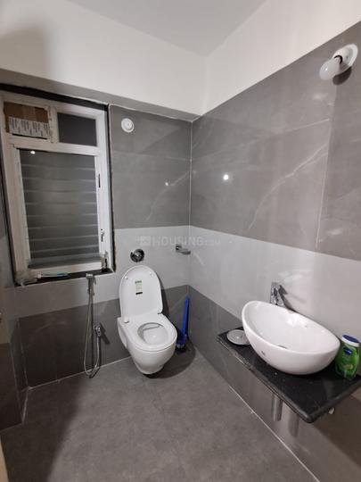 Mhada MIG HIG Tower Goregaon west Bathroom 1