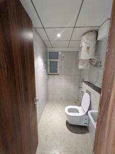 Bathroom Image of 650 Sq.ft 2 BHK Apartment / Flat for rent in Godrej The Suites, Jaypee Greens Greater Noida for Rs. 37000