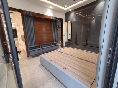 Bedroom Image of 1000 Sq.ft 2 BHK Apartment / Flat for sale in Priya Apartment, Vikaspuri New Delhi for Rs. 13000000