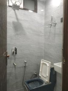 Common Bathroom Image of 1000 Sq.ft 3 BHK Builder Floor for sale in Govindpuri New Delhi for Rs. 6500000