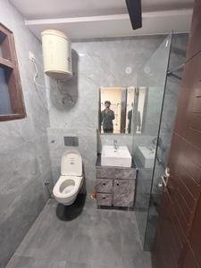 Bathroom Image of 2000 Sq.ft 3 BHK Builder Floor for rent in Anand Vihar New Delhi for Rs. 55000