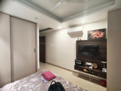 Bedroom Image of 1530 Sq.ft 3 BHK Builder Floor for rent in Ramesh Nagar New Delhi for Rs. 50000