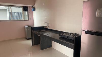 Kitchen Image of 900 Sq.ft 2 BHK Apartment / Flat for rent in Badhekar Dwarka, Kothrud Pune for Rs. 40000