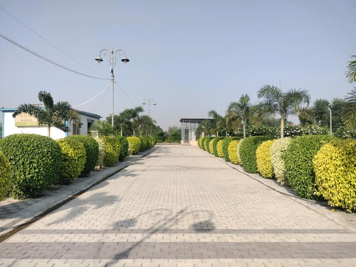 Mansha Oaks Main Image 1