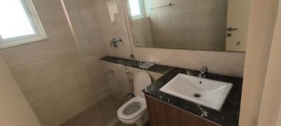 Bathroom Image of 1600 Sq.ft 3 BHK Apartment / Flat for sale in DLF The Primus, Sector 82A Gurgaon for Rs. 28500000