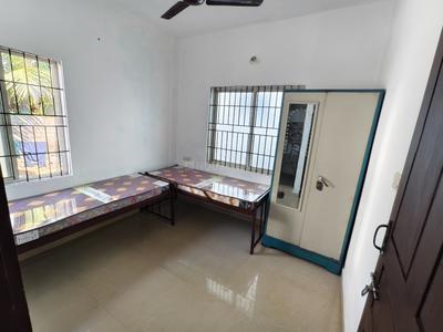 Bedroom Image of 1000 Sq.ft 2 BHK Apartment / Flat for rent in Erumathala West Aluva for Rs. 20000