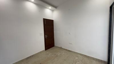Bedroom Image of 1050 Sq.ft 4 BHK Apartment / Flat for sale in Sector 5 Rohini New Delhi for Rs. 10000000