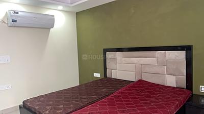 Bedroom Image of 1000 Sq.ft 1 BHK Builder Floor for rent in Sector 46 Gurgaon for Rs. 35000