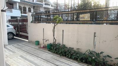 Parking Area Image of 1800 Sq.ft 2 BHK Builder Floor for rent in Indira Nagar Lucknow for Rs. 14500