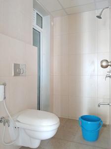 Common Bathroom Image of 1200 Sq.ft 3 BHK Apartment / Flat for rent in Godrej Emerald, Kasarvadavali Thane for Rs. 38000