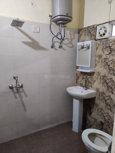 Bathroom Image of 500 Sq.ft 1 BHK Apartment / Flat for rent in  Drosia Apartment, Aliganj Lucknow for Rs. 18000
