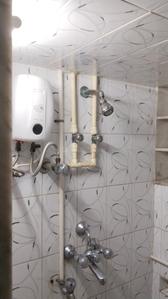 Bathroom Image of 550 Sq.ft 1 BHK Apartment / Flat for rent in Rani Sati Nagar, Malad West Mumbai for Rs. 28000