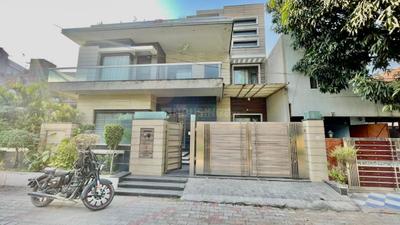 Image of 5050 Sq.ft 7 BHK Independent House for sale in Gazipur, Zirakpur for Rs. 40000000