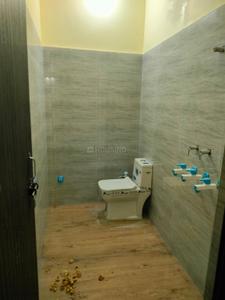 Bathroom Image of 800 Sq.ft 2 BHK Apartment / Flat for rent in Govindpuram Ghaziabad for Rs. 10000