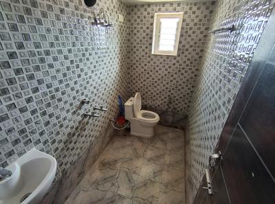 Bathroom Image of 1300 Sq.ft 2 BHK Builder Floor for rent in Baragarh Bhubaneswar for Rs. 10000