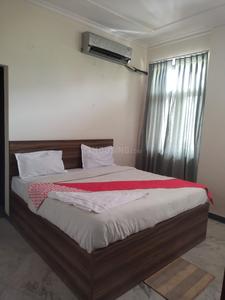 Bedroom Image of Blue Star girls pg in Sector 26, Noida