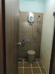 Bathroom Image of 700 Sq.ft 1 BHK Apartment / Flat for rent in Raunak City, Kalyan West Kalyan for Rs. 15500