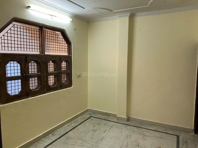 Bedroom Image of 950 Sq.ft 3 BHK Builder Floor for sale in Dilshad Garden New Delhi for Rs. 8500000