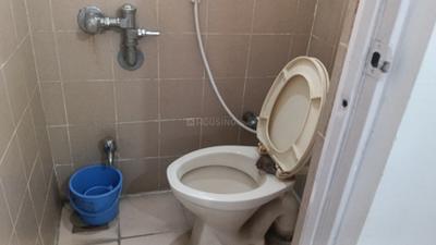 Bathroom Image of 550 Sq.ft 1 BHK Apartment / Flat for rent in Magarpatta Heliconia, Hadapsar Pune for Rs. 28000