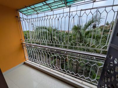 Balcony Image of 1000 Sq.ft 2 BHK Apartment / Flat for sale in Patuli Kolkata for Rs. 8000000
