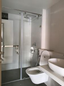 Common Bathroom Image of 1450 Sq.ft 3 BHK Apartment / Flat for sale in Matunga East Mumbai for Rs. 72500000