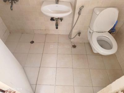 Bathroom Image of 1390 Sq.ft 3 BHK Apartment / Flat for sale in Jaypee Kosmos, Sector 134 Noida for Rs. 11500000