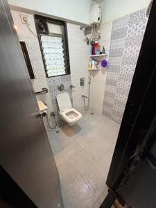 Bathroom Image of 475 Sq.ft 1 BHK Apartment / Flat for sale in Andheri West Mumbai for Rs. 15500000