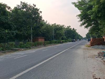 Image of 450 Sq.ft Residential Plot / Land for sale in Sector 105, Noida for Rs. 120000000