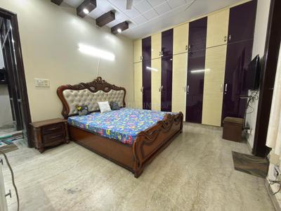Bedroom Image of 1800 Sq.ft 3 BHK Builder Floor for sale in Rajouri Garden New Delhi for Rs. 32555550