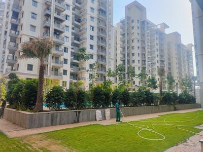Image of 1350 Sq.ft 2 BHK Apartment / Flat for sale in SMR Vinay Iconia, Serilingampally, Hyderabad for Rs. 13600000