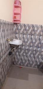 Bathroom Image of 651 Sq.ft 1 RK Apartment / Flat for rent in Darshan Purwa Kanpur for Rs. 9000