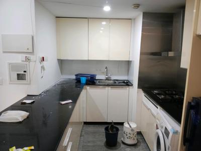 Kitchen Image of 680 Sq.ft 1 BHK Apartment / Flat for sale in Colaba Mumbai for Rs. 25000000