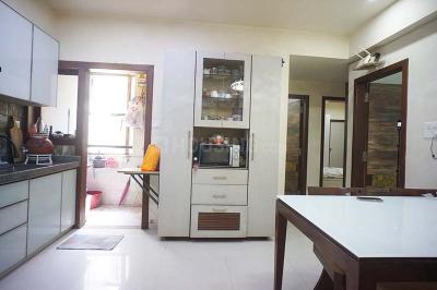 Kitchen Image of 1800 Sq.ft 3 BHK Apartment / Flat for sale in Sargasan Gandhinagar for Rs. 8200000