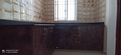 Kitchen Image of 450 Sq.ft 1 BHK Apartment / Flat for rent in Domlur Layout Bengaluru for Rs. 25000