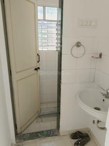 Bathroom Image of 750 Sq.ft 1 BHK Apartment / Flat for rent in Rama Nakshatram, Chinchwad Pune for Rs. 16500