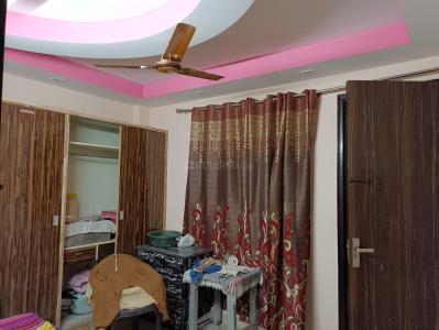 Bedroom Image of 2000 Sq.ft 3 BHK Builder Floor for sale in Krishna Nagar New Delhi for Rs. 8000000