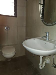 Manhattan Attached Bathroom with Bedroom Two 3