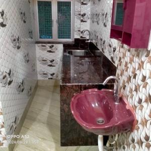 Bathroom Image of 450 Sq.ft 1 BHK Independent House for rent in Patuli Kolkata for Rs. 9000