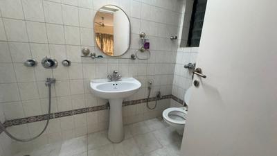Lake Side Bathroom Two 4