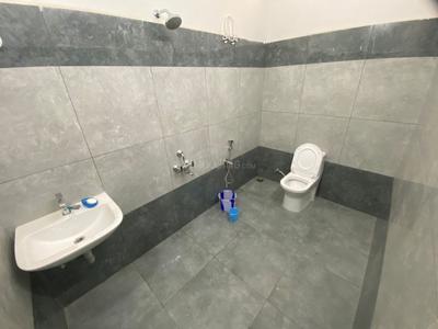 Bathroom Image of 1500 Sq.ft 2 BHK Independent House for rent in Thiruchitrambalam Viluppuram for Rs. 15500