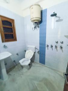 Bathroom Image of 1008 Sq.ft 2 BHK Builder Floor for rent in Anand Vihar New Delhi for Rs. 29000
