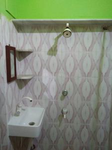 Bathroom Image of 430 Sq.ft 1 BHK Apartment / Flat for rent in Kasba Kolkata for Rs. 14000