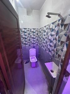 Bathroom Image of 600 Sq.ft 2 BHK Builder Floor for rent in Uttam Nagar New Delhi for Rs. 17000