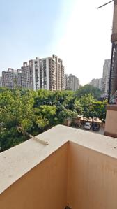 Balcony Image of 1010 Sq.ft 2 BHK Apartment / Flat for rent in Express Garden, Indirapuram Ghaziabad for Rs. 25500