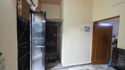 Bedroom Image of 400 Sq.ft 1 BHK Apartment / Flat for rent in Pitampura New Delhi for Rs. 17000