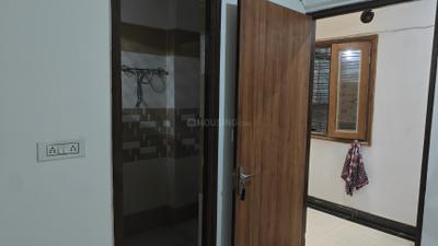 Bathroom Image of 800 Sq.ft 1 BHK Apartment / Flat for rent in Shyam Nagar Kanpur for Rs. 8500