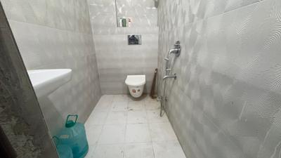 Bathroom Image of 170 Sq.ft 1 RK Independent House for rent in Mahalakshmi Nagar Indore for Rs. 8000