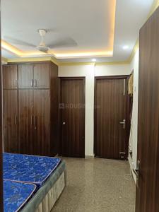 Bedroom Image of 650 Sq.ft 1 BHK Builder Floor for rent in Paryavaran Complex, Sheikh Sarai New Delhi for Rs. 16000