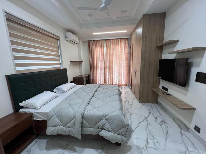 DLF Golf Course, Sector 42 Bedroom 1