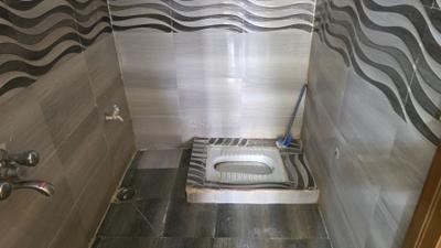 Bathroom Image of 600 Sq.ft 1 BHK Builder Floor for rent in JP Nagar Bengaluru for Rs. 14000